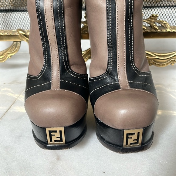 FENDI Fendista Taupe & Black Leather Platform Ankle Boots, Size 35 - Picture 1 of 16